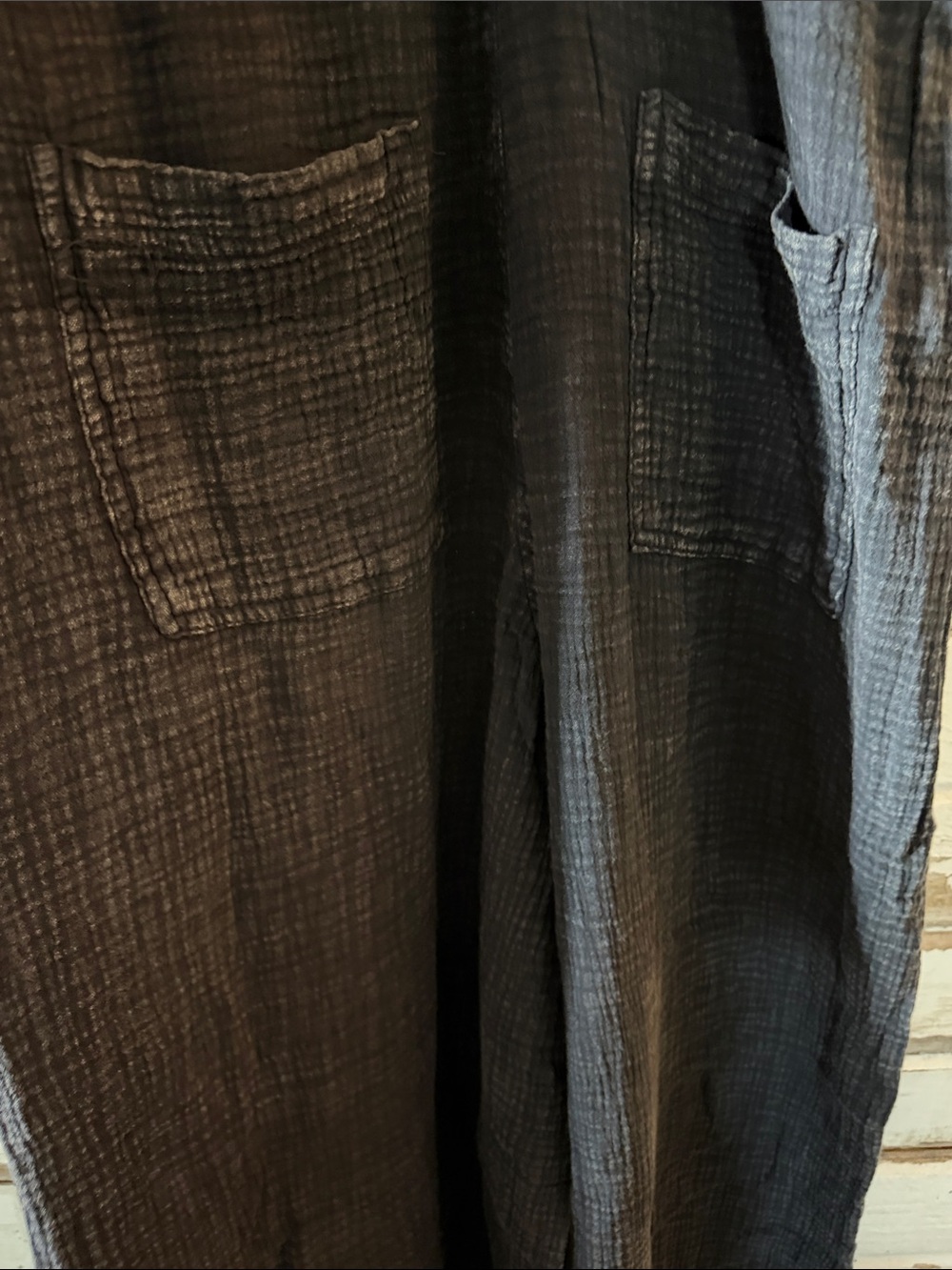 Women's Black Textured Wide-Leg Overalls with Front Pockets - Picture 8 of 9